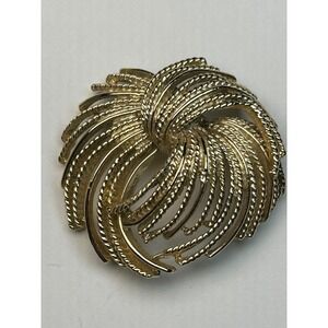 Gold Tone Swirl Pin Brooch Textured Rope Design Elegant Statement Jewelry